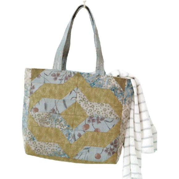 Leisure Arts Fat Quarter Bags Book - Picture 3 of 9